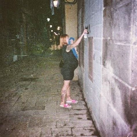 Girl Tagging .